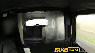 FakeTaxi - Világos Szőke nagy seggű csajszi megdöngetve