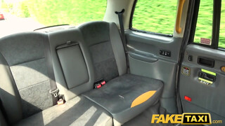Fake Taxi - Rhiannon Ryder dákót akar a popójába