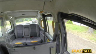 Fake Taxi - Kira Noir a szexi néger bula