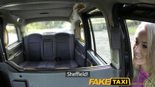 FakeTaxi - vékony csajszi szexi csizmában