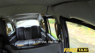 Fake Taxi - Valerie Fox anál pluggal a seggében