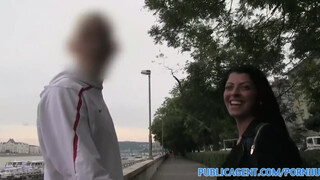 PublicAgent - Vivien Bell a szexi cigány csaj