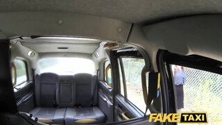 Fake Taxi - idősebb lány nagy farkat akar