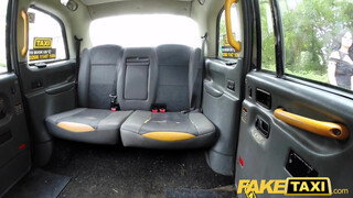 Fake Taxi - Csöcsös lány dug a hátsó ülésen