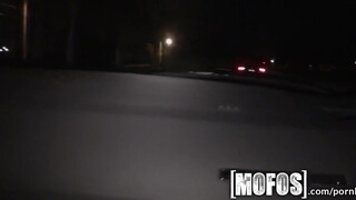 Mofos - Indigo Augustine a nagy cicis tini