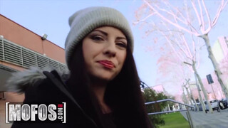 MOFOS – Rebecca Volpetti nagy farokkal meghágva