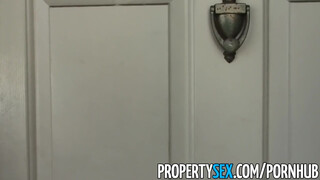 PropertySex - szexi világos szőke ingatlanos csajszi