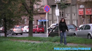 PublicAgent - Óriás keblű cseh lány
