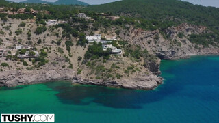 Mary Rock a szuper szexi csaj - TUSHY
