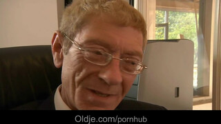 Öreg dákó és a fiatal titkárnője