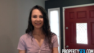 PropertySex - Liz Jordan élvezi ha kinyalják