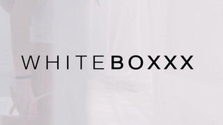 WhiteBoxxx - Naomi bevállalja a nagy dákót