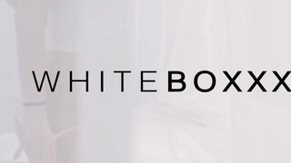 WhiteBoxxx - kicsmellű csajszi keményen megkefélve