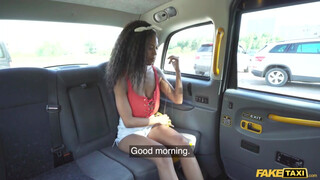 Fake Taxi - Tina Fire a hatalmas keblű barna csaj