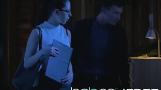 Rebecca Volpetti nagy dákót kap a fenekébe