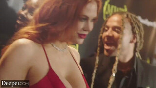 Deeper - Maitland Ward várja a dákót a fenekébe