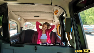 Fake Taxi - Sportos lány megkúrva a taxiban