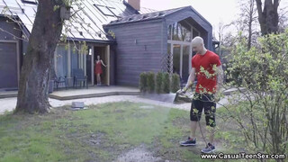 Casual Sex - rojtos pinájú tini lány