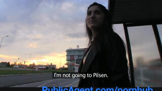 PublicAgent - szexi ázsiai csajszi felszedve a buszmegállóban