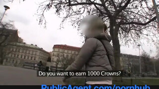 PublicAgent Hajléktalan csajszi nem tud a hotelben fizetni