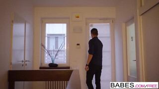 Babes - Paula Shy a nagy cicis csaj