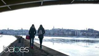 BABES - Nevelő anya lánya és a barátnője