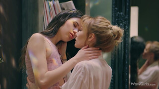 WOWGIRLS - Evelin Elle és Kelly Collins izgatják egymást