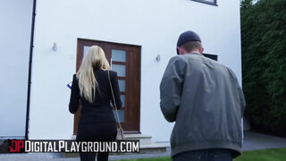 Digital Playground - Alessa Savage és Amber Jayne megosztják a faszt