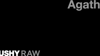 TUSHYRAW - Agatha a szexi vörös hajú csaj