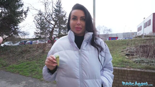 Public Agent - Arish a nagy cicis ukrán milf