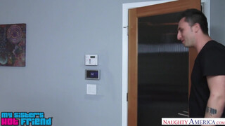 Abby Paradise a nagy seggű tini - Naughty America