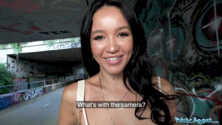 Public Agent - Asia Vargas a fullos ázsiai csaj