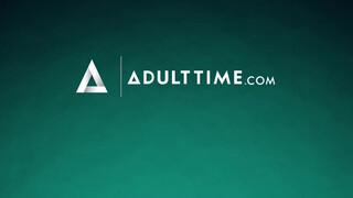 21 SEXTURY - Csupasz puncis latin lány