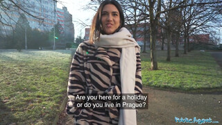 Public Agent - Lena Coxx csupasz puncija megrakva