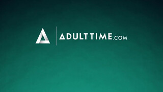 21 SEXTREME - Daphne Klyde a cuki tini lány