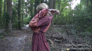 MoxieFilms - Nagy cicis hippi lány