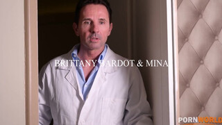 Brittany Bardot és Mina négyesben dugnak