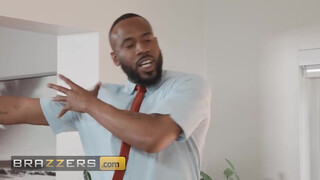 BRAZZERS - Dani Valentina és Lila Lovely a dagadt ribancok