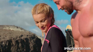 Private com - Cherry Kiss a szexi szörfös lány