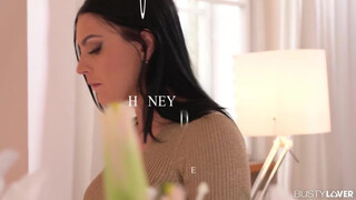Honey Demon az igazán szexi mami