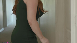 FamilyXXX - Summer Hart a szőrös pinás nevelő anya