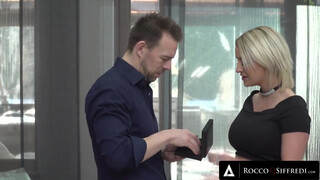 Nagy keblű csajok hátsó bejáratba rakva