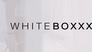 WHITEBOXXX - Monika Benz és Sabrisse nyalják egymás punciját