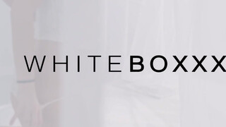 WhiteBoxxx - Jenny Wild a felizgult diáklány