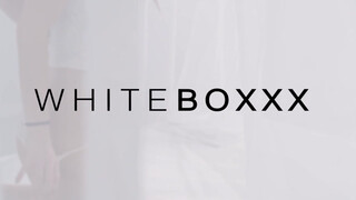WhiteBoxxx - Oxana Chic puncija megkúrelva