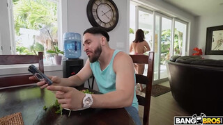BANGBROS - Crystal Chase a hatalmas cicis latin lány