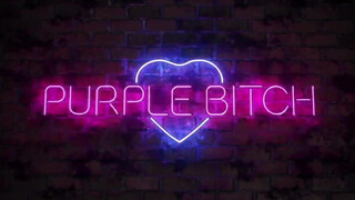 Purple Bitch keményen popsiba rakva