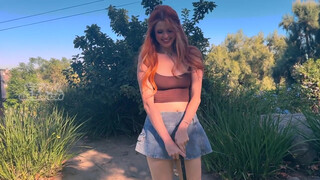 Elly Clutch a golfpályán szexel