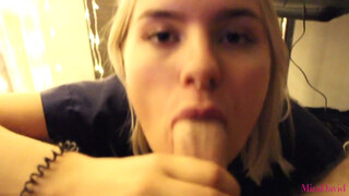 YummyMira keményre szopja