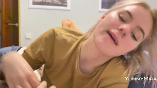 YummyMira alvás előtt orálozik